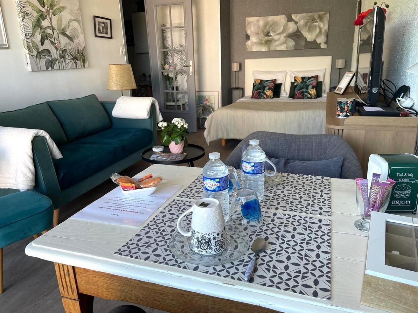 Le Clos Pichot - Studio Avec Balcon, Parking Prive - 5Mn Gare Chartres Exterior foto